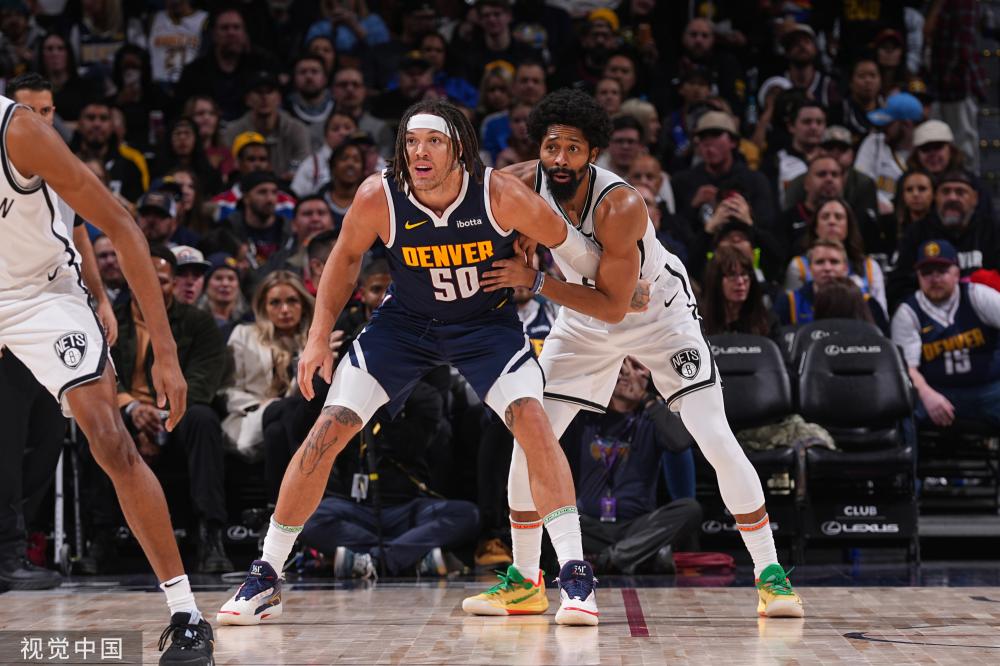 他在赛场上 他在赛场上