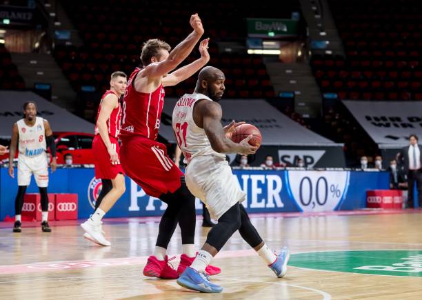 脚步临近 脚步临近